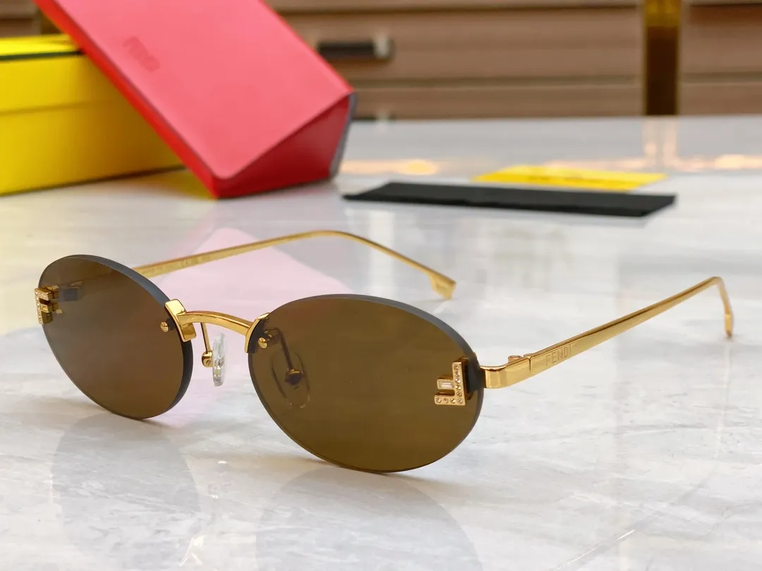 FENDI ゴールドリムグレーサングラスFE4075US - 画像 (7)