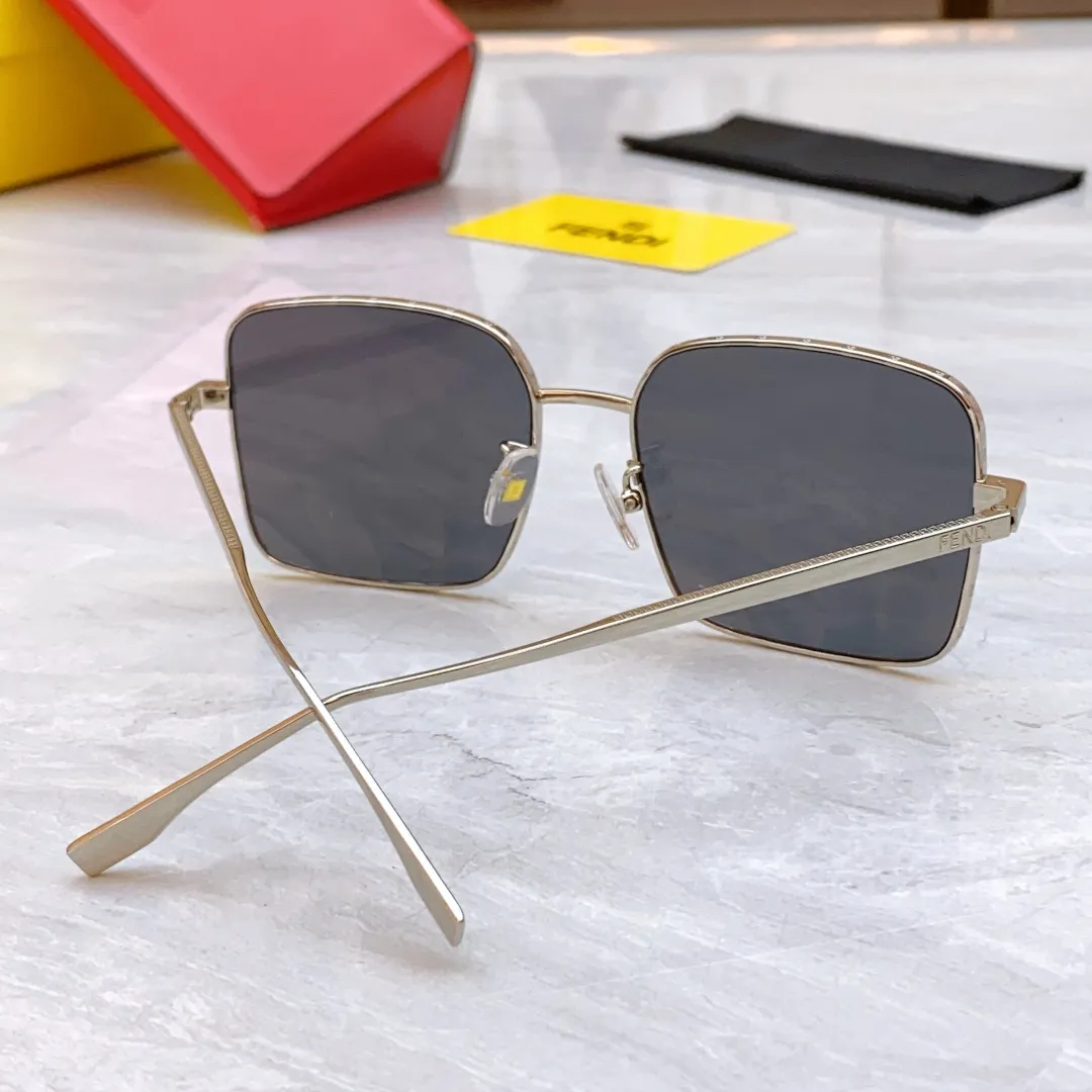 FENDI ゴールドカラーサングラスモデルFE50063 - 画像 (10)