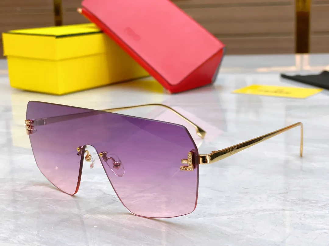 FENDI ゴールドカラーサングラスモデルFE4121US - 画像 (5)