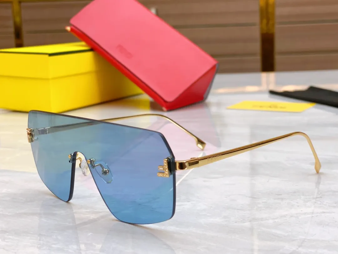 FENDI ゴールドカラーサングラスモデルFE4121US - 画像 (7)