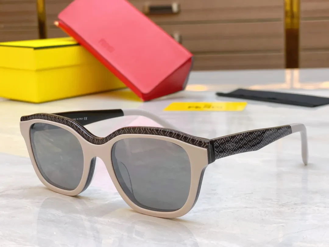 FENDI 新款黒色サングラスモデルFE40077U - 画像 (5)