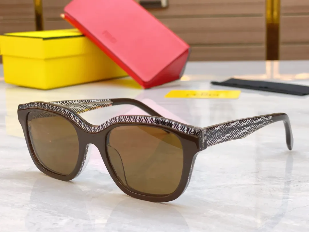 FENDI 新款黒色サングラスモデルFE40077U - 画像 (6)