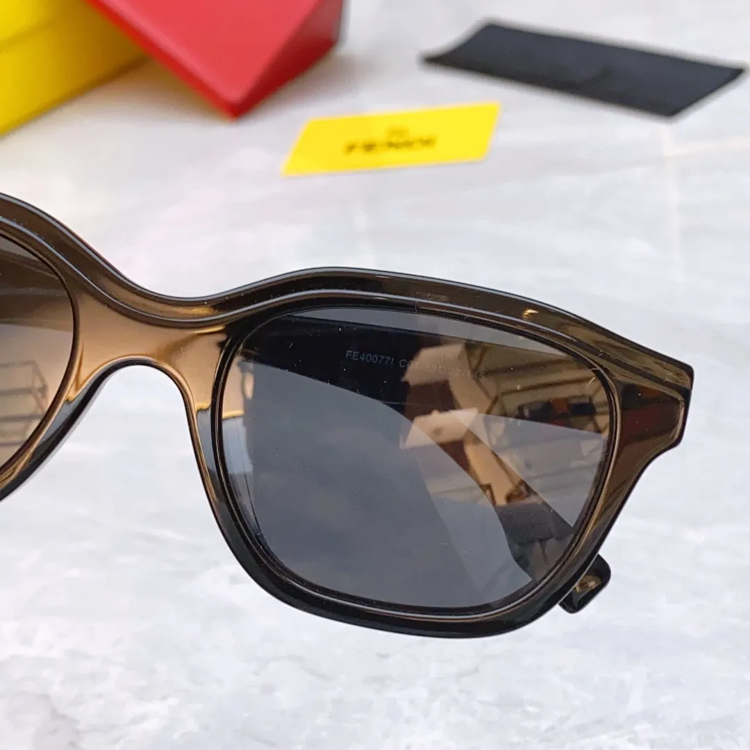 FENDI 新款黒色サングラスモデルFE40077U - 画像 (7)