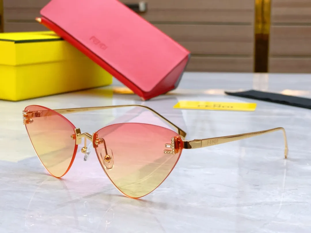 FENDI ゴールドリムグレーサングラスモデルFE4086 - 画像 (7)