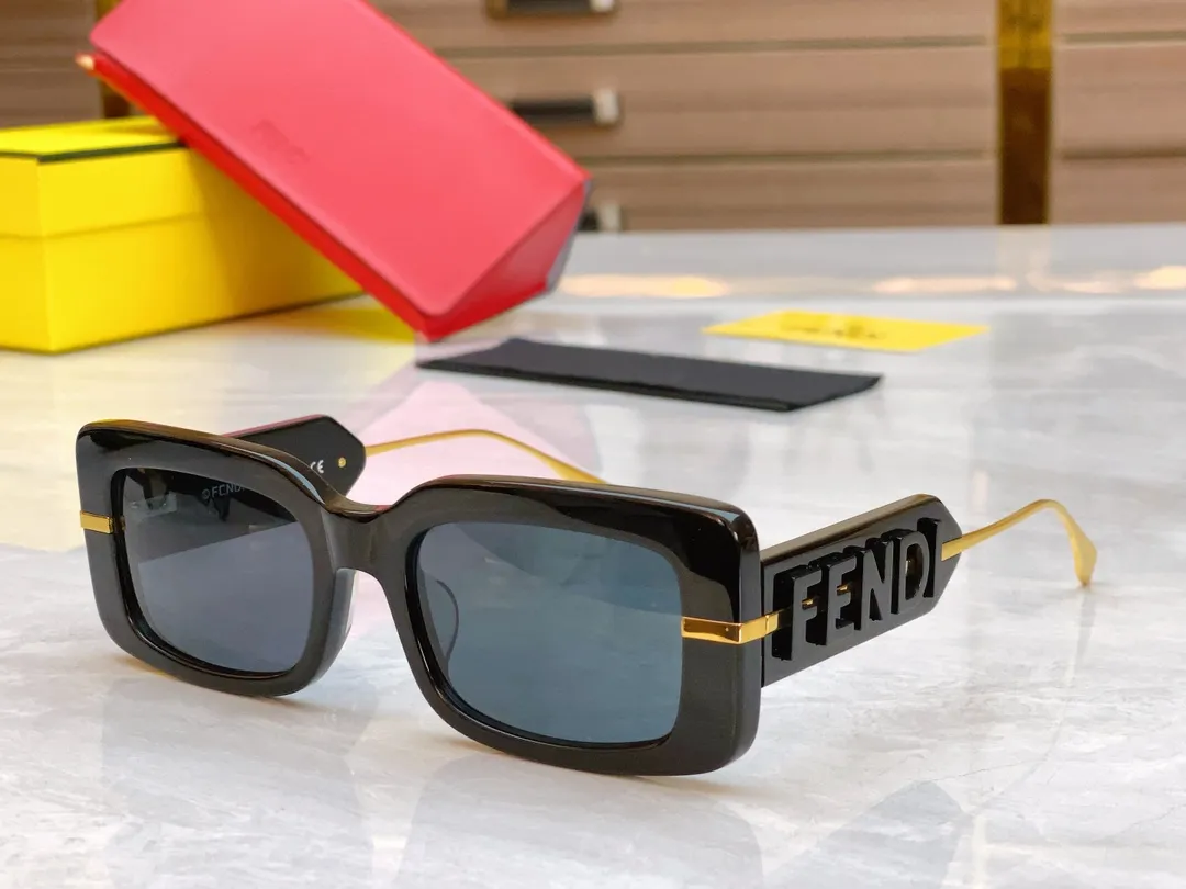 Fendi 新款サングラス ブラック FE40133I - 画像 (6)