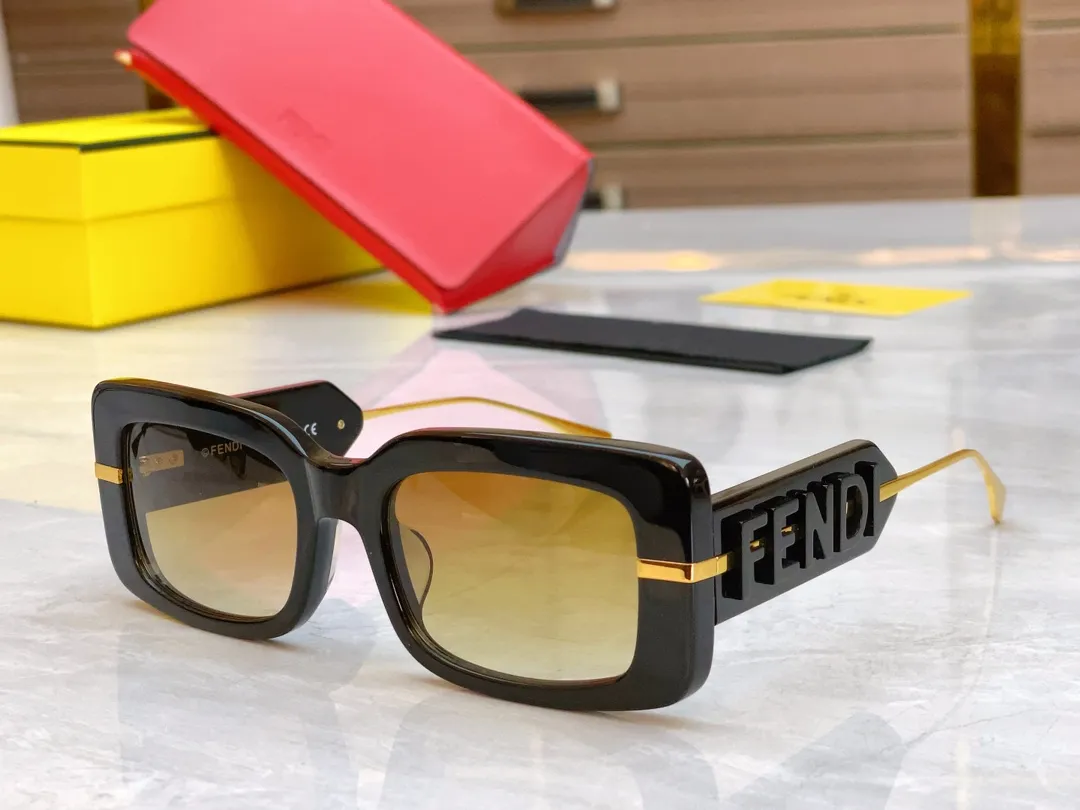 Fendi 新款サングラス ブラック FE40133I - 画像 (7)