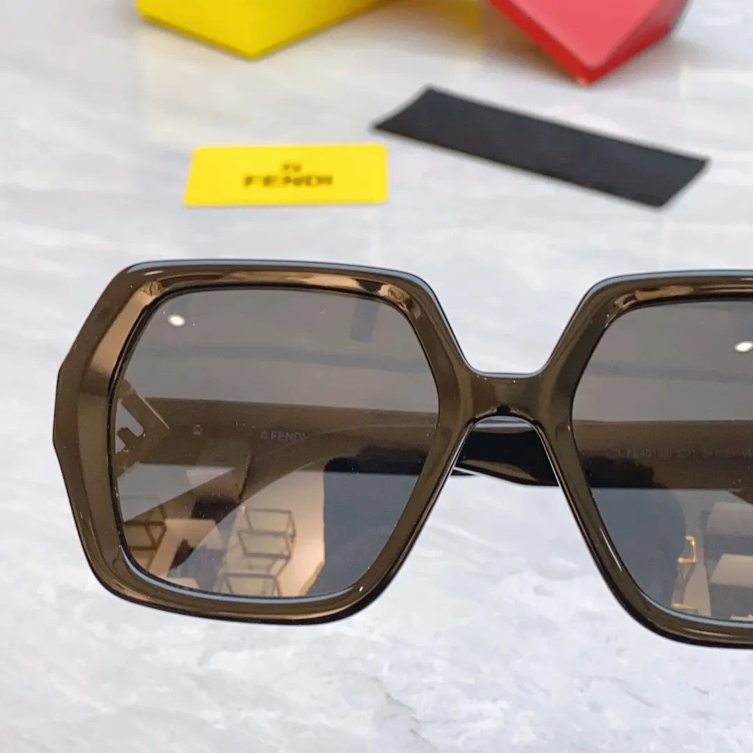 FENDI 新款サングラス ブラック FF40139 - 画像 (8)