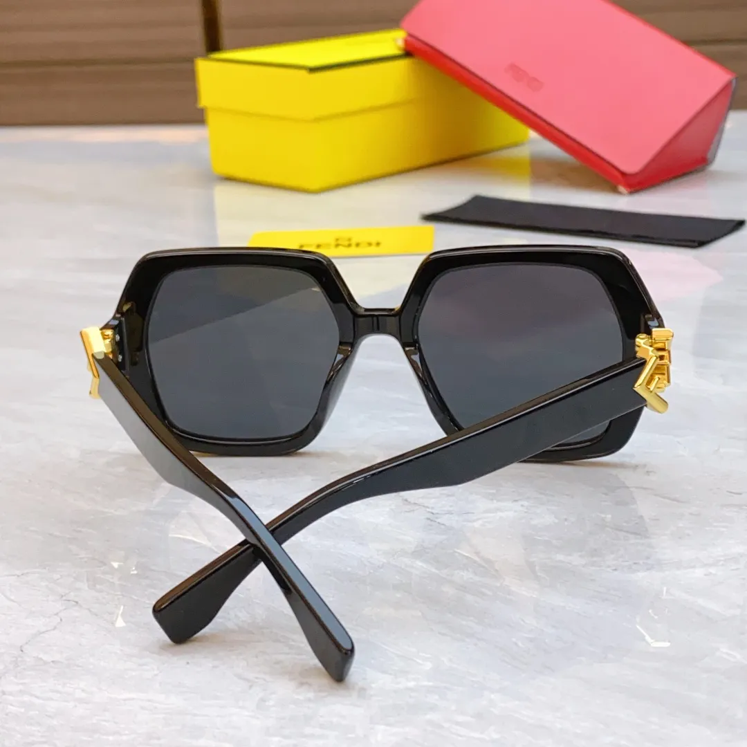 FENDI 新款サングラス ブラック FF40139 - 画像 (10)