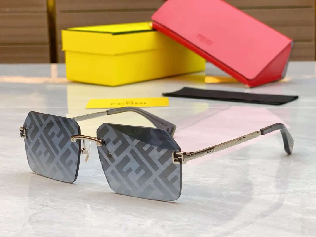 FENDI ゴールドフレーム ブラックレンズ サングラス - 画像 (7)