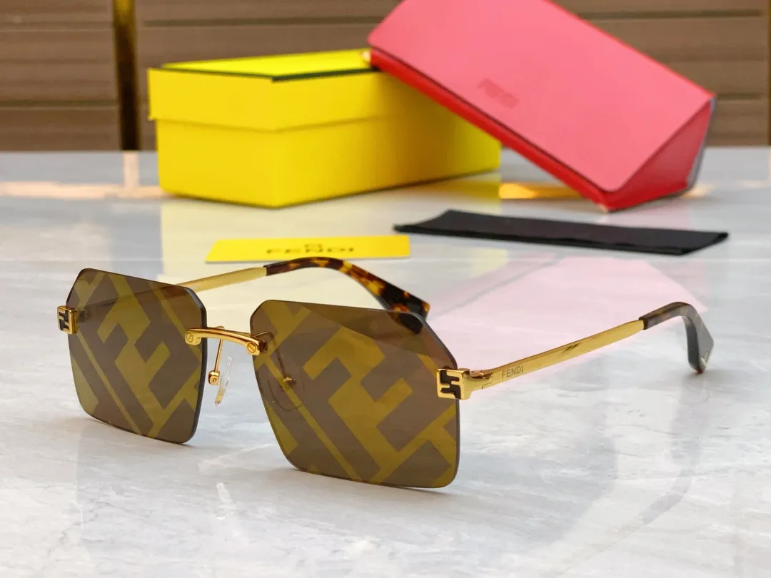 FENDI ゴールドフレーム ブラックレンズ サングラス - 画像 (8)