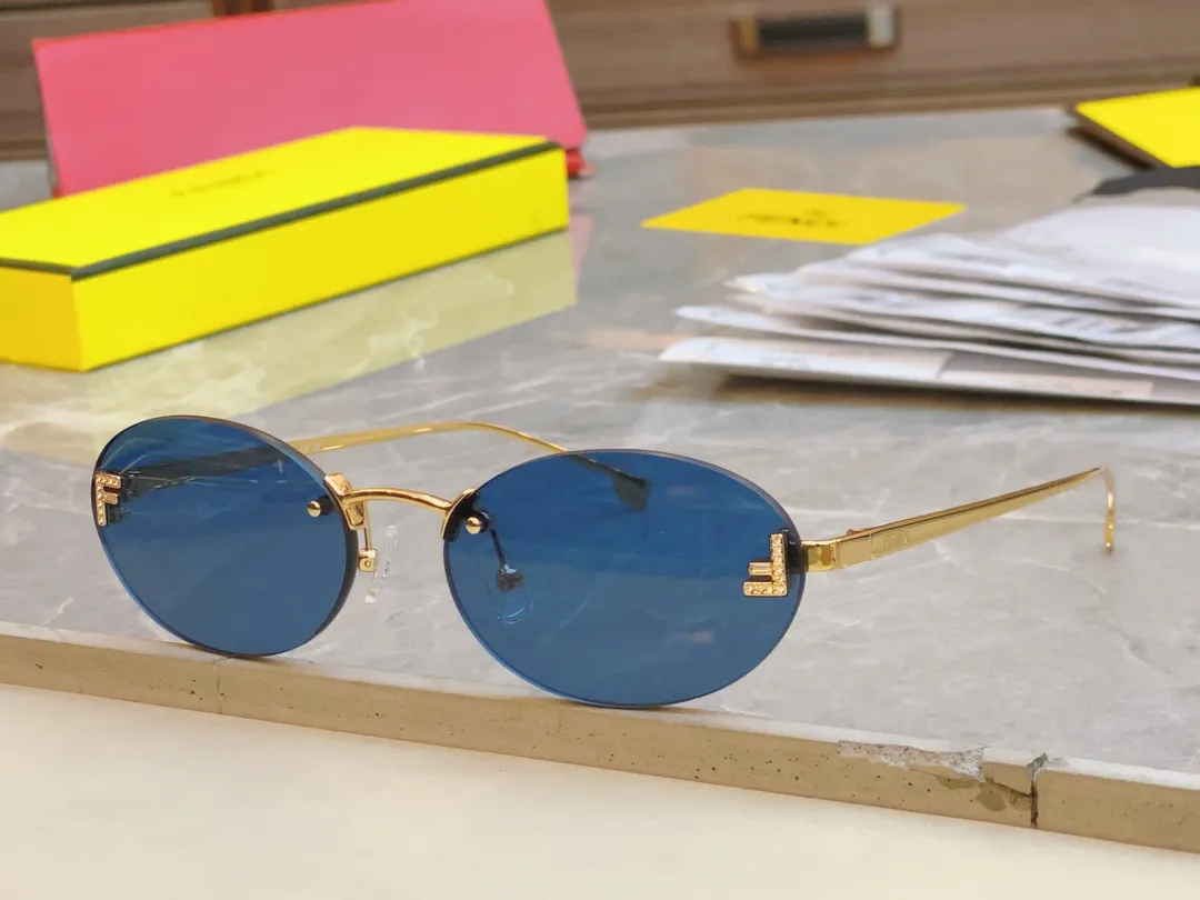 FENDI ゴールドラウンドサングラスFE4075US - 画像 (4)