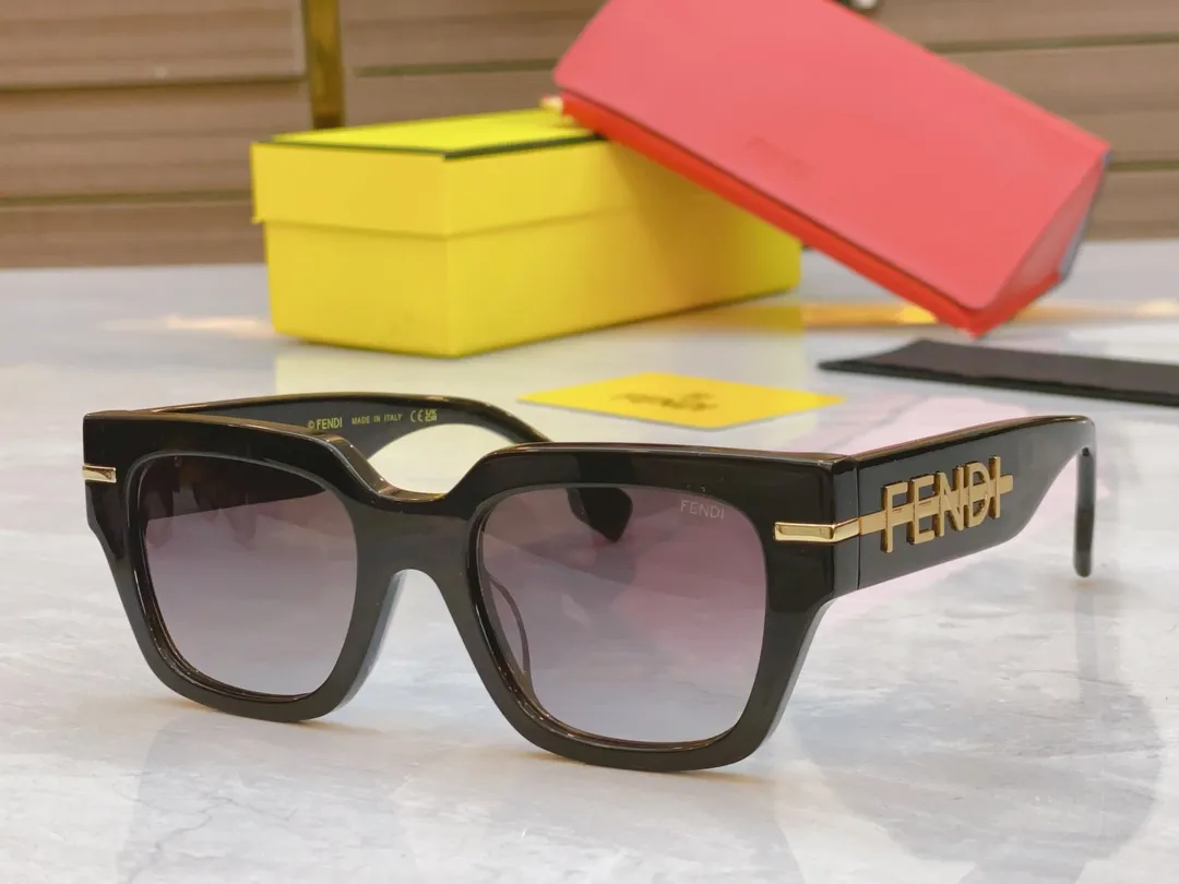 FENDI 新款黒色サングラスモデルFE40078I - 画像 (3)