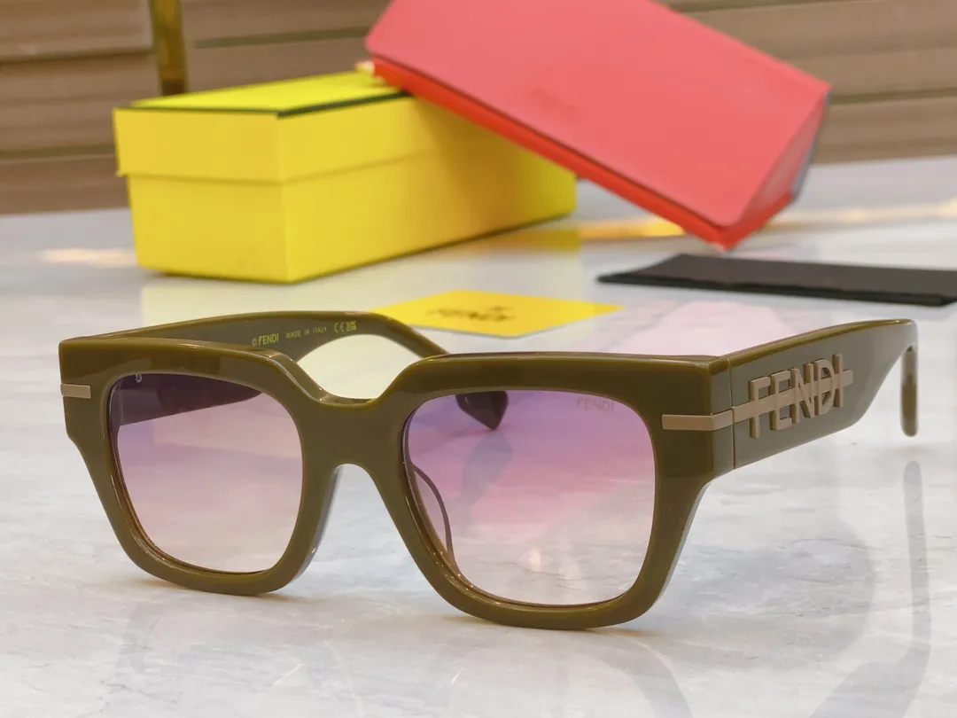 FENDI 新款黒色サングラスモデルFE40078I - 画像 (5)