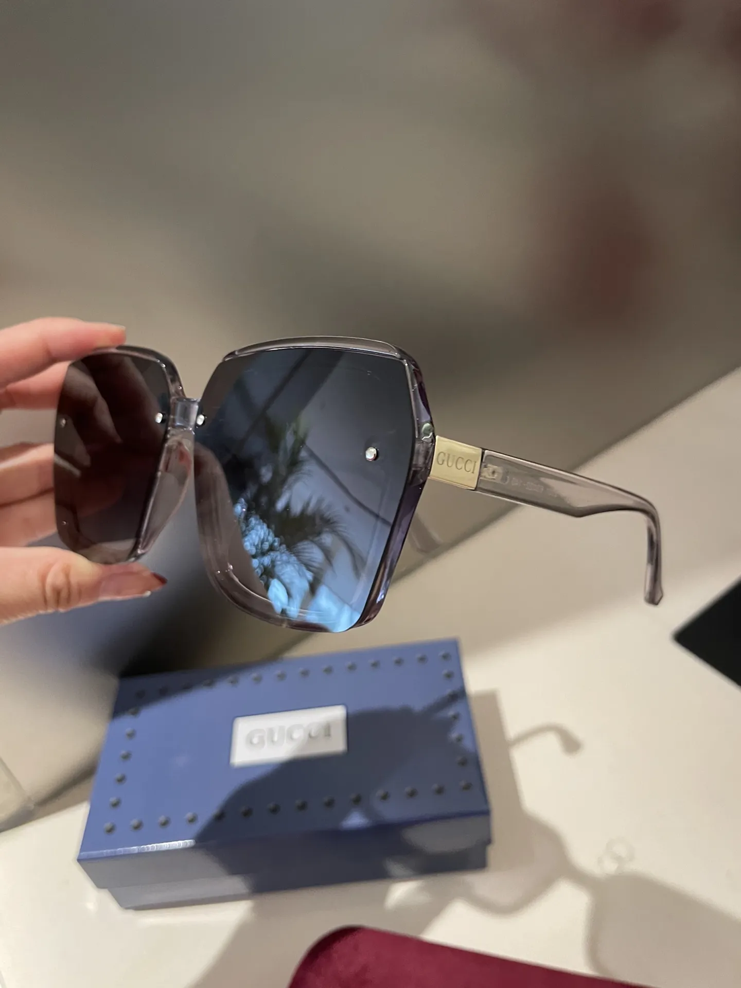 Gucci グレー偏光レンズ小香サングラス - 画像 (5)