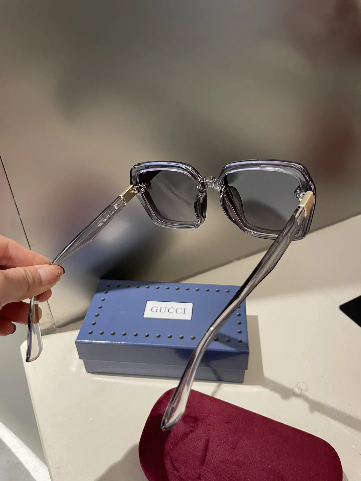 Gucci グレー偏光レンズ小香サングラス - 画像 (8)