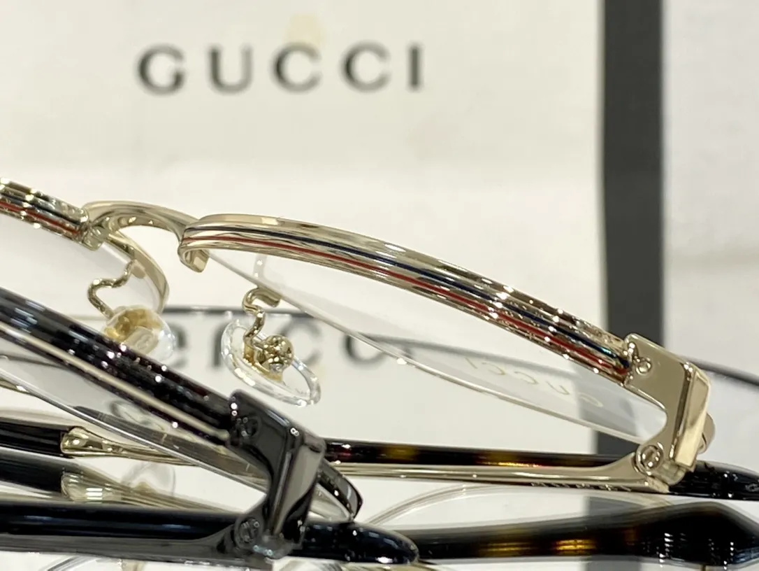 GUCCI GG1102O ブラック メタルスポーツサングラス - 画像 (8)
