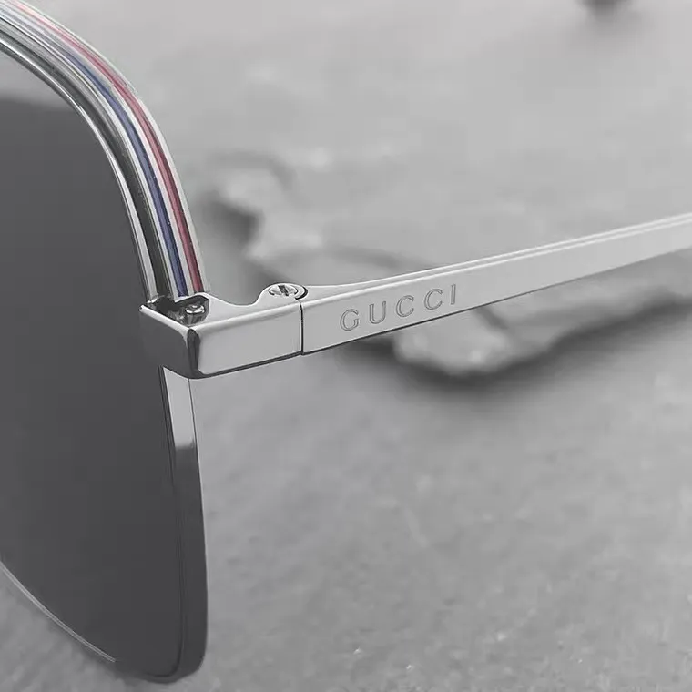 グッチGG1099SAシルバースクエアサングラス - 画像 (3)