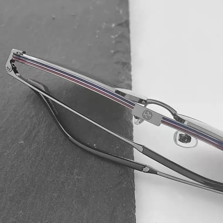 グッチGG1099SAシルバースクエアサングラス - 画像 (4)