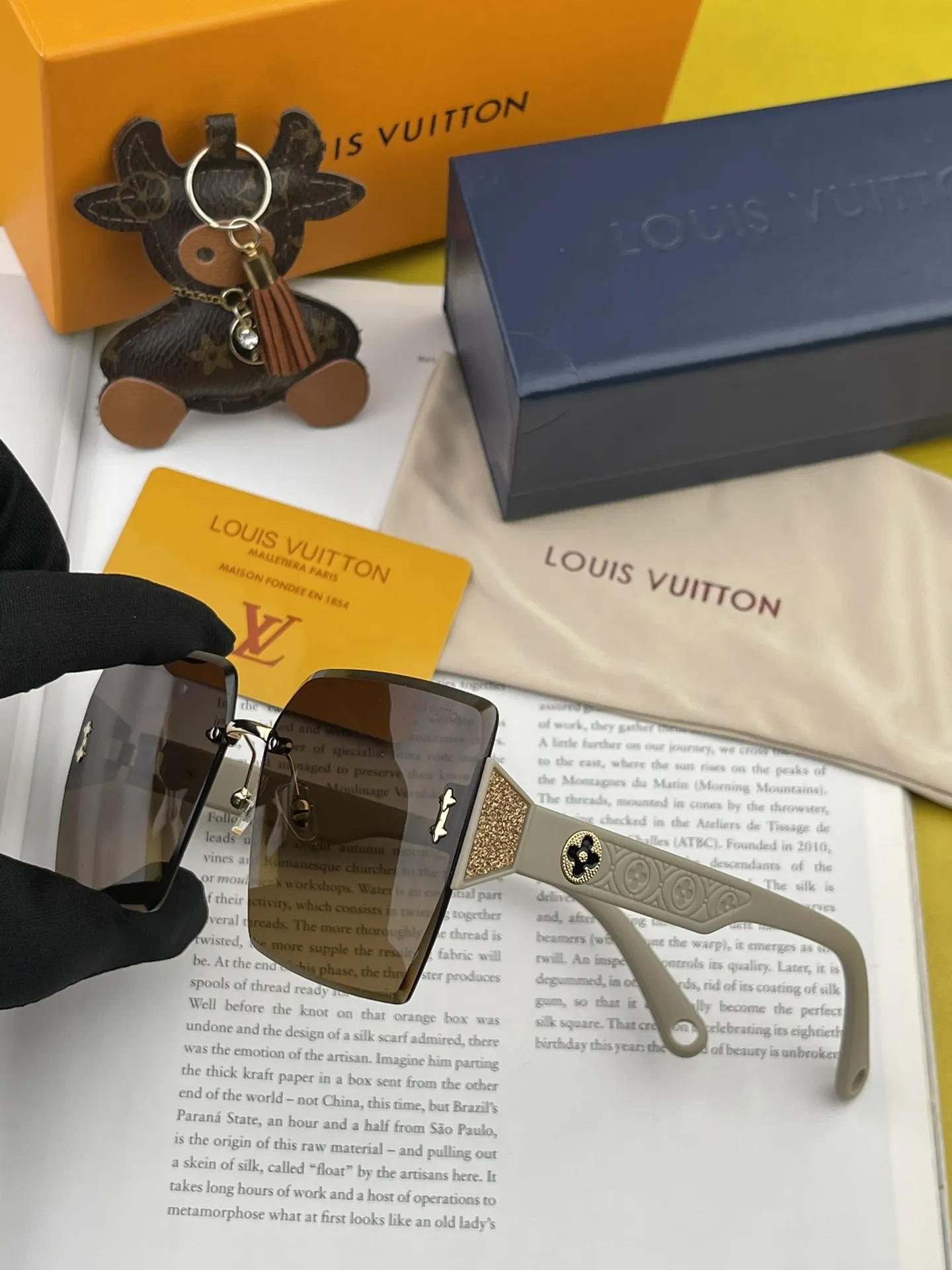 Louis Vuittonルイヴィトン紫色大框サングラスL4519 - 画像 (6)