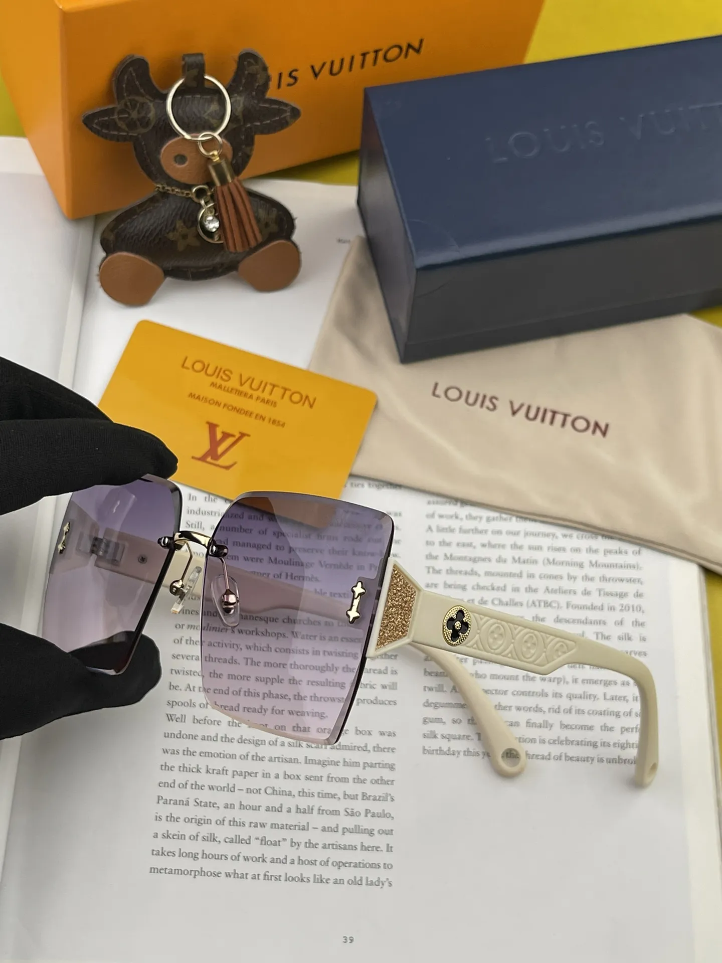 Louis Vuittonルイヴィトン紫色大框サングラスL4519 - 画像 (7)