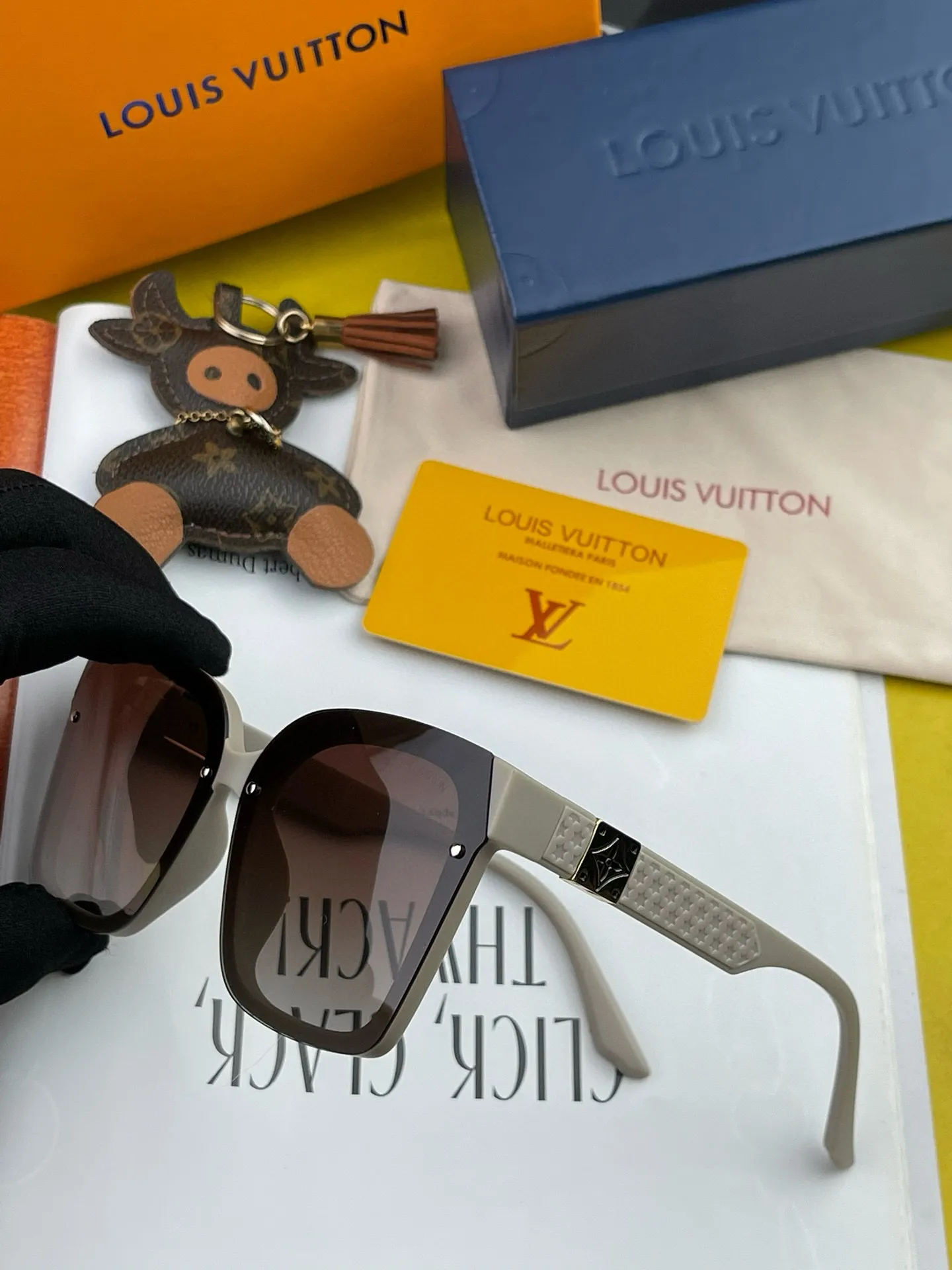 Louis Vuitton シリーズL1765 ブラックスクエアサングラス - 画像 (10)