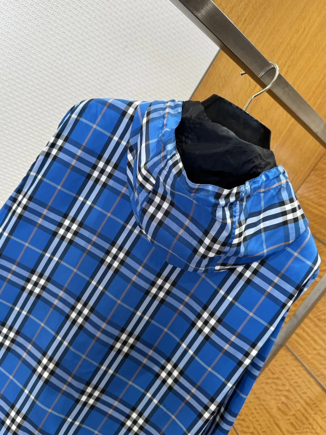 BURBERRYバーバリー青格子柄フード付きコート - 画像 (8)