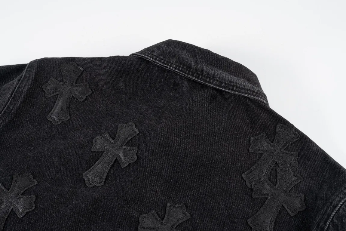 ChromeHearts ブラック刺繍皮标デニムジャケット - 画像 (4)