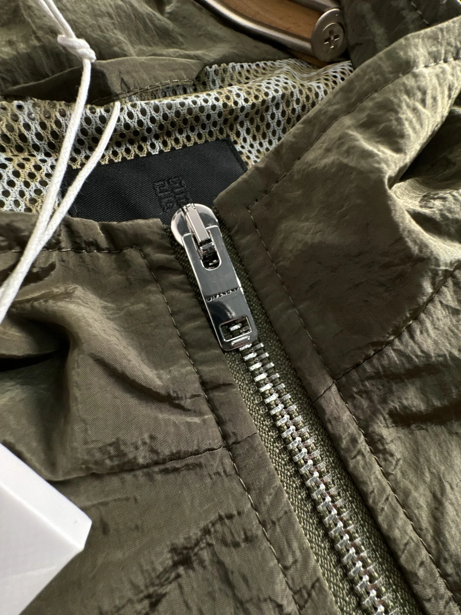 Givenchy 軍緑色クラシックジャケット ロゴ付き - 画像 (6)