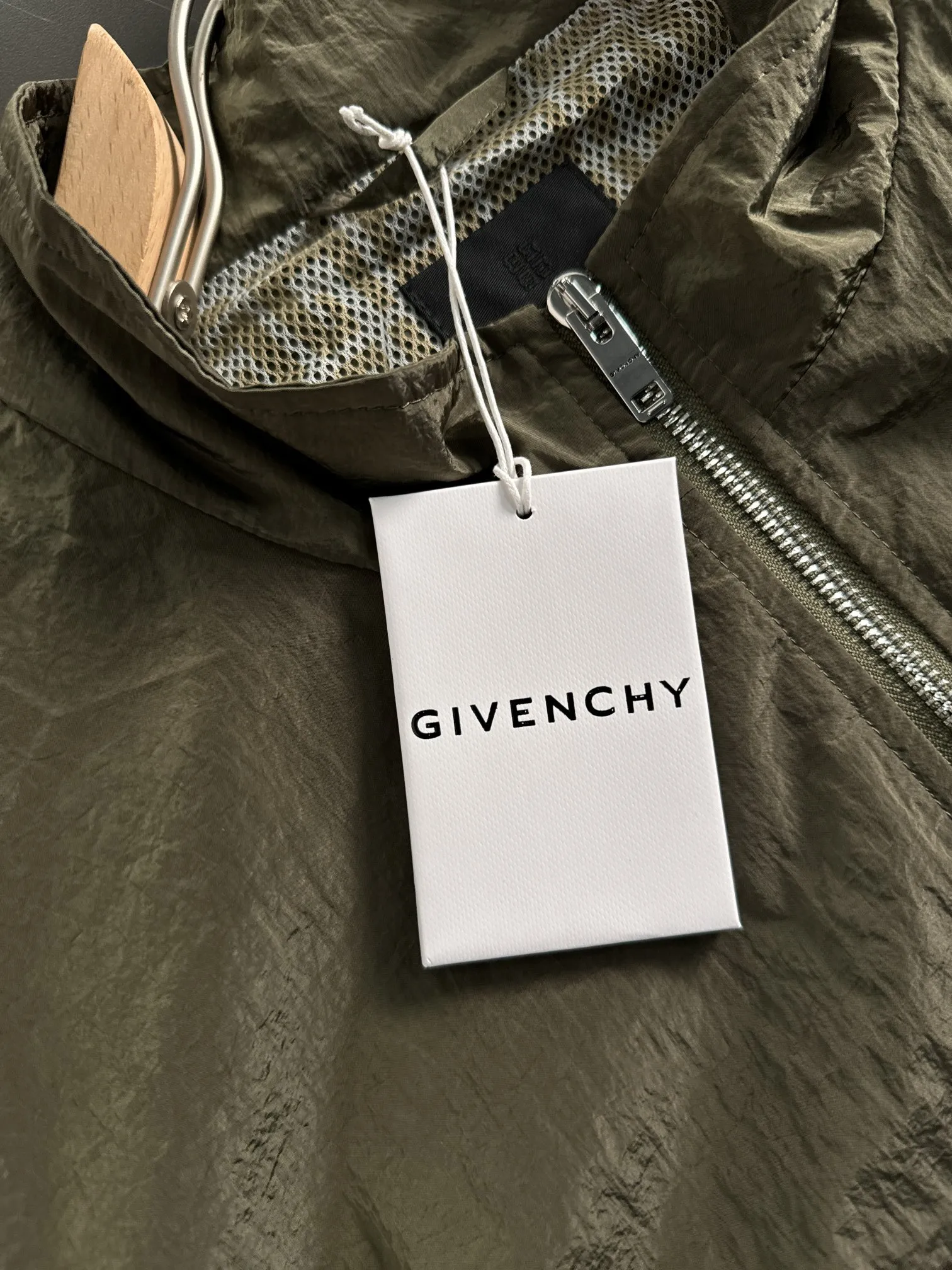 Givenchy 軍緑色クラシックジャケット ロゴ付き - 画像 (8)