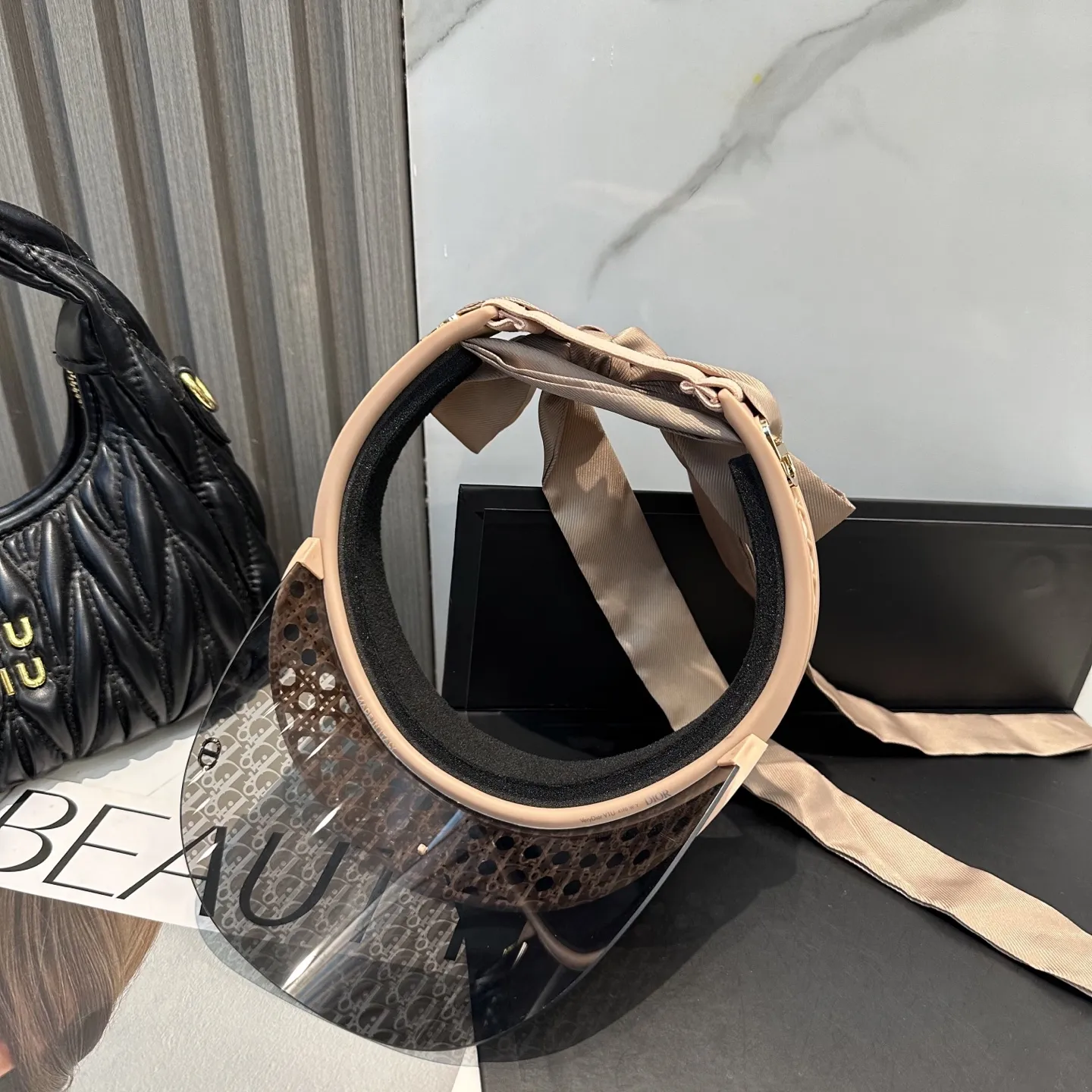 天明眼鏡 X DIOR ビーチスタイルベージュ帽子 - 画像 (5)