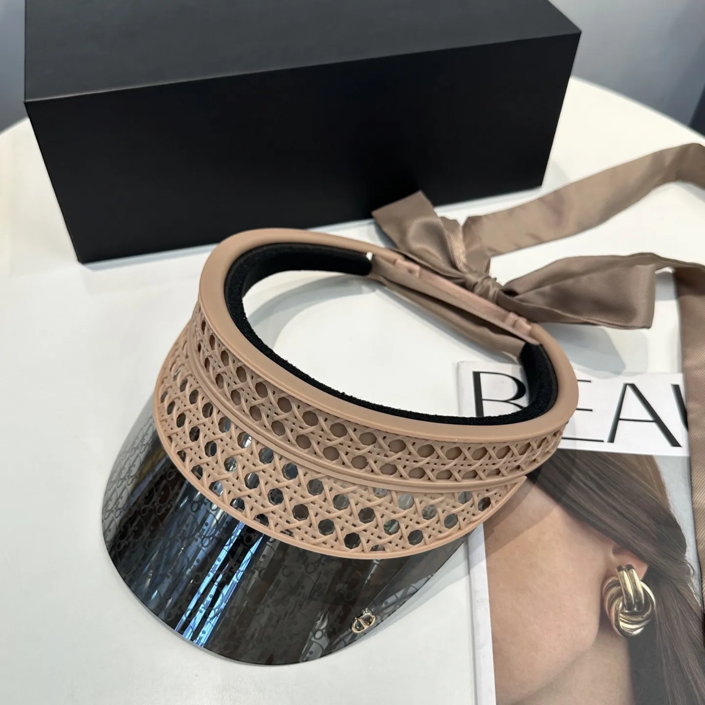 天明眼鏡 X DIOR ビーチスタイルベージュ帽子 - 画像 (9)