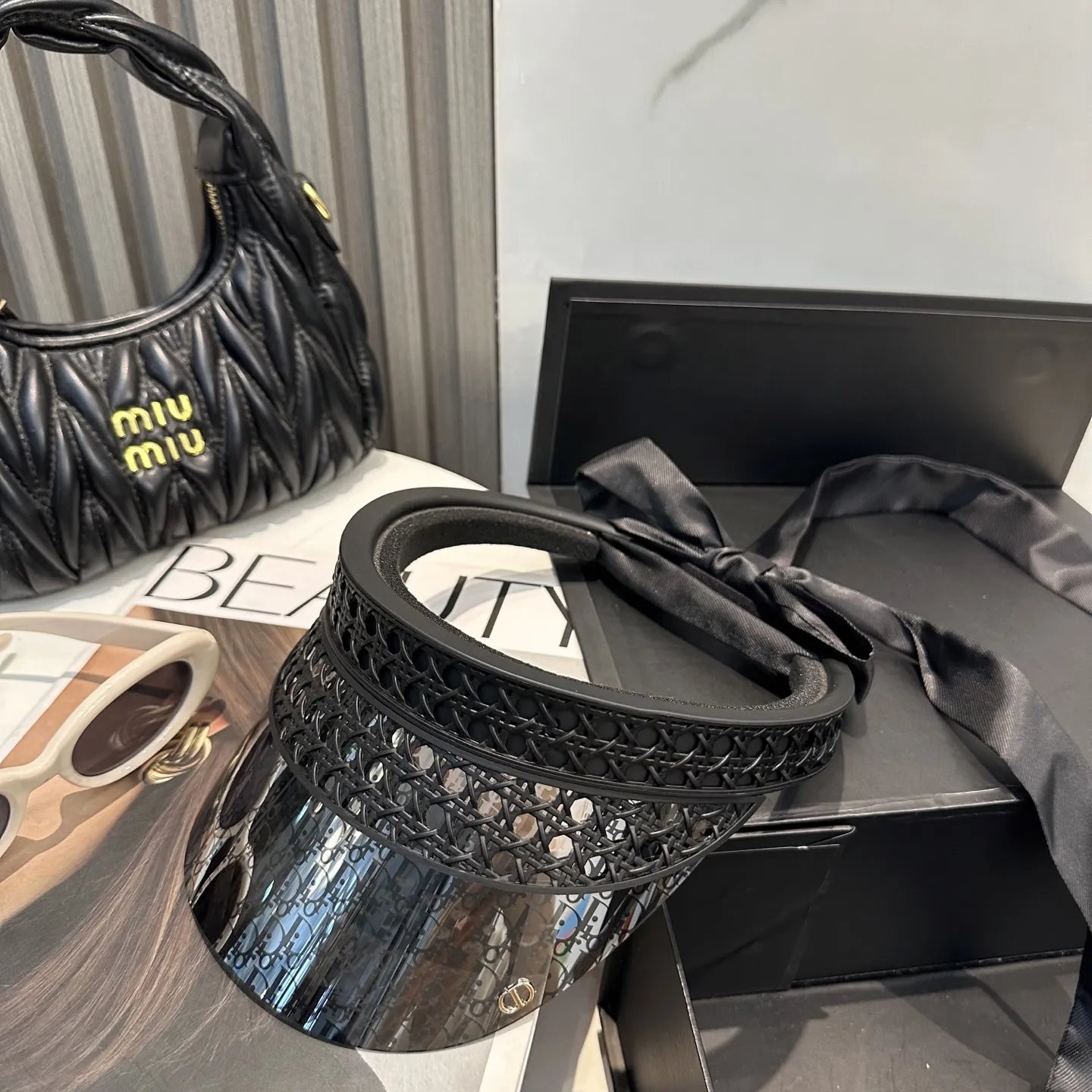 天明眼鏡 × ディオール ブラック 新作サンハット