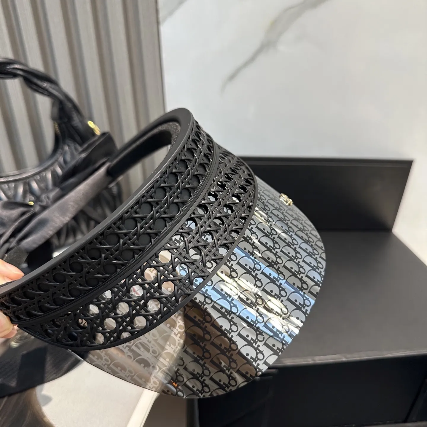 天明眼鏡 × ディオール ブラック 新作サンハット - 画像 (3)