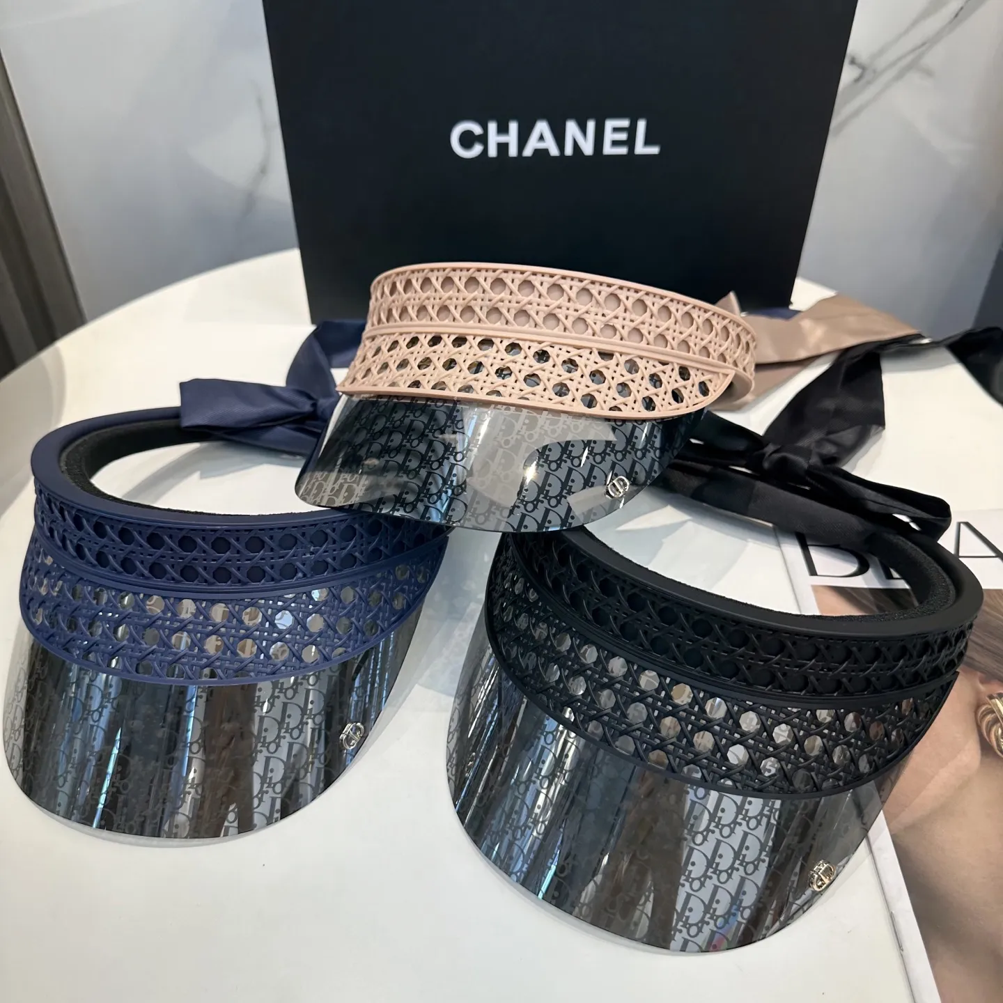 天明眼鏡 × ディオール ブラック 新作サンハット - 画像 (9)