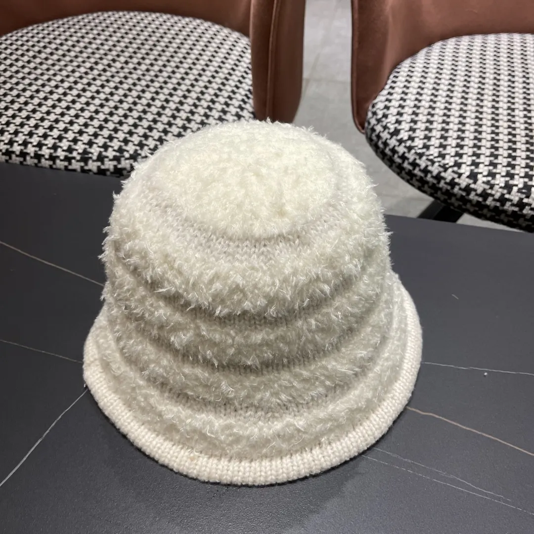 Christian Dior 白 冬用ウールバケットハット - 画像 (6)