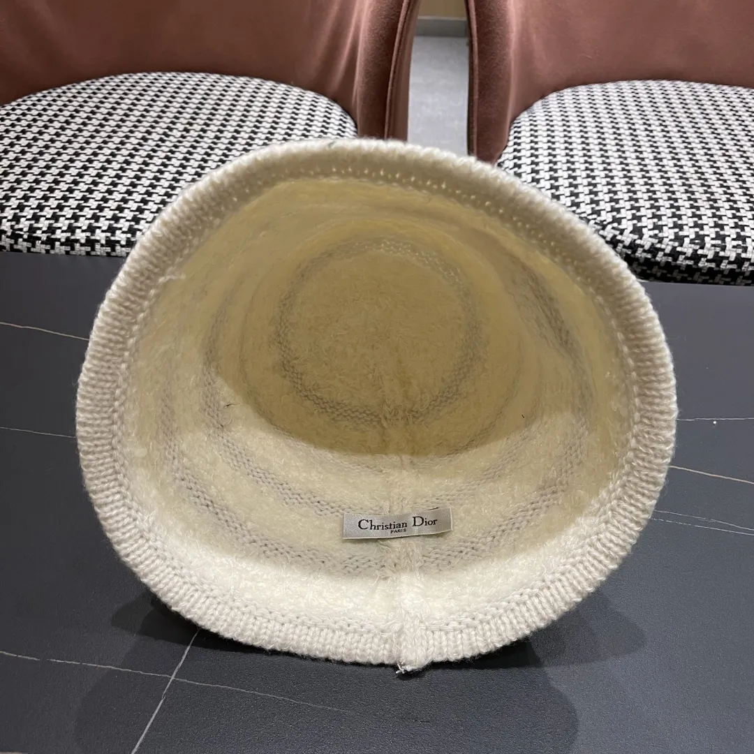Christian Dior 白 冬用ウールバケットハット - 画像 (11)