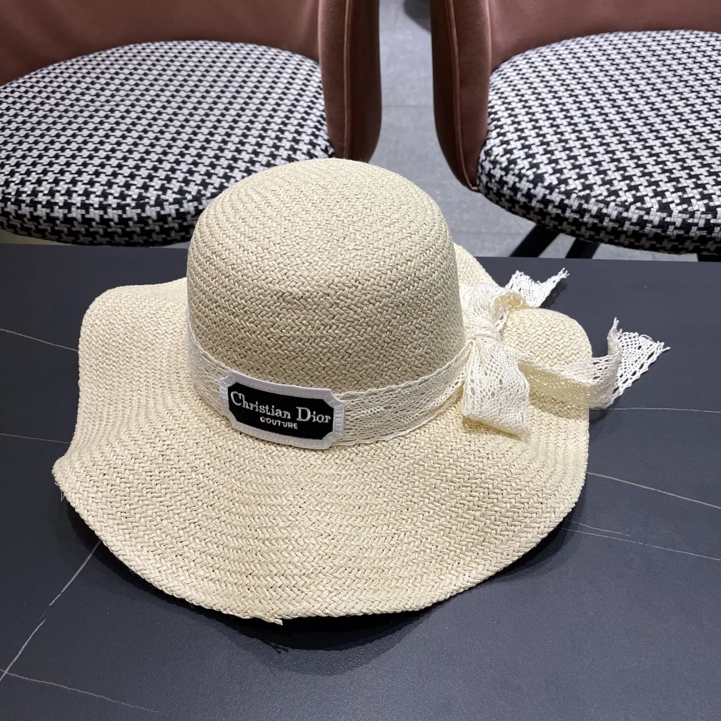 Christian Dior ホワイトリボンつき麦わら帽子 - 画像 (3)