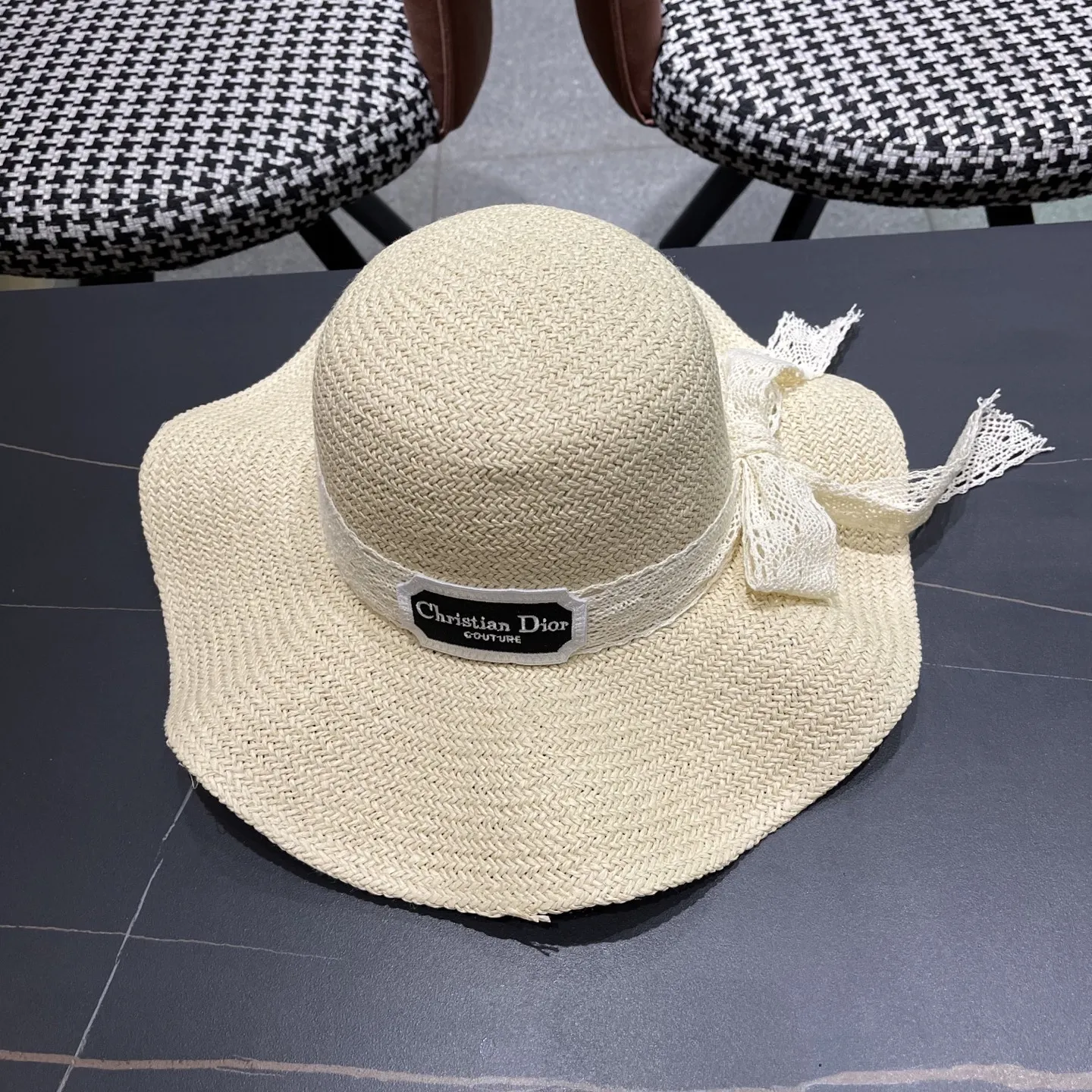 Christian Dior ホワイトリボンつき麦わら帽子 - 画像 (5)