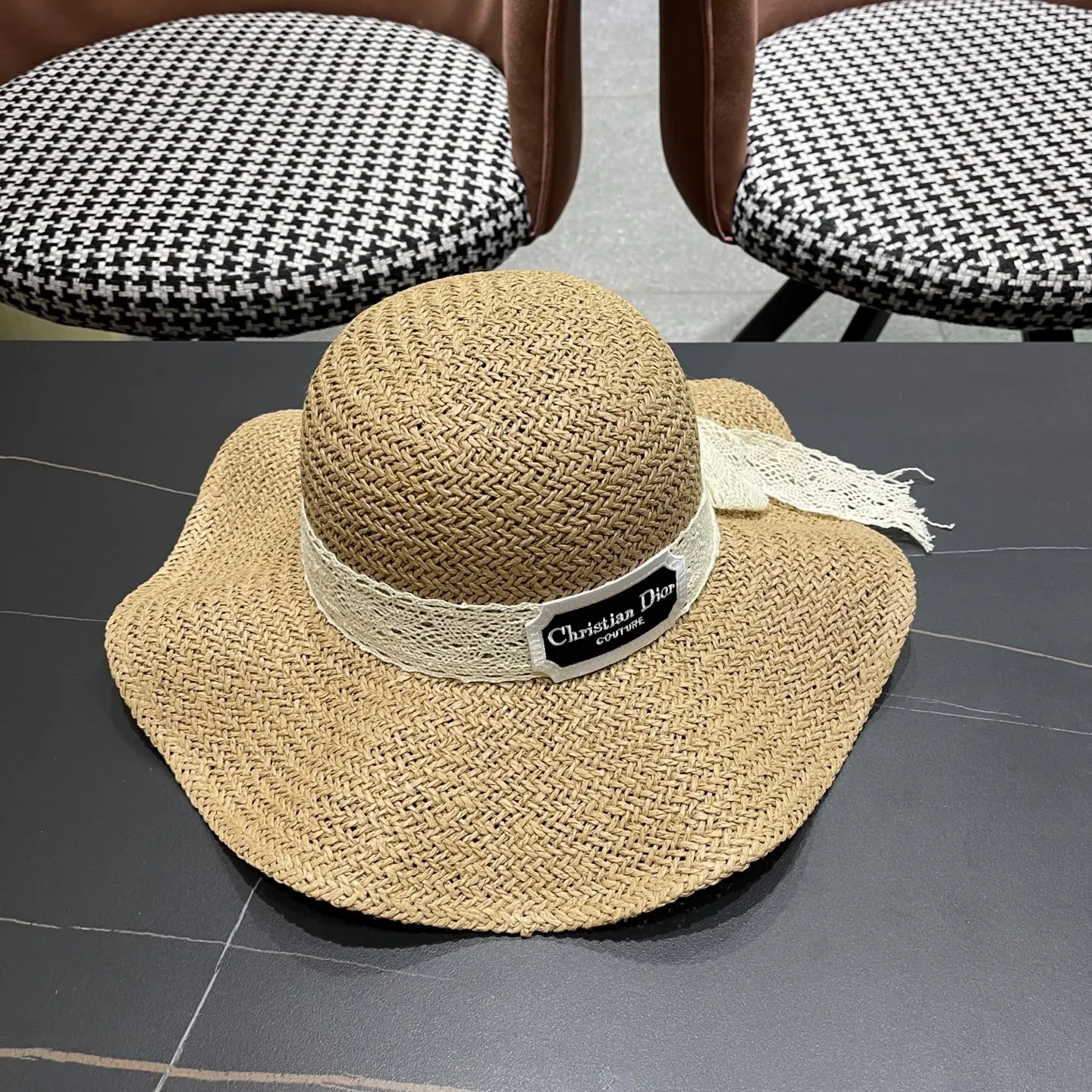 Christian Dior ベージュリボン付き麦わら帽子 - 画像 (4)