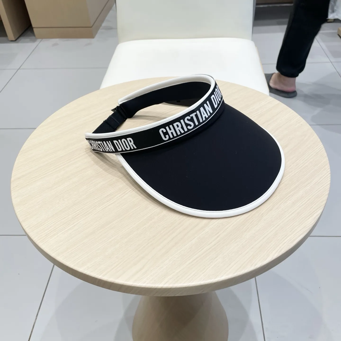 CHRISTIAN DIOR 2025新しい黒の大きなつばのサンハット - 画像 (3)