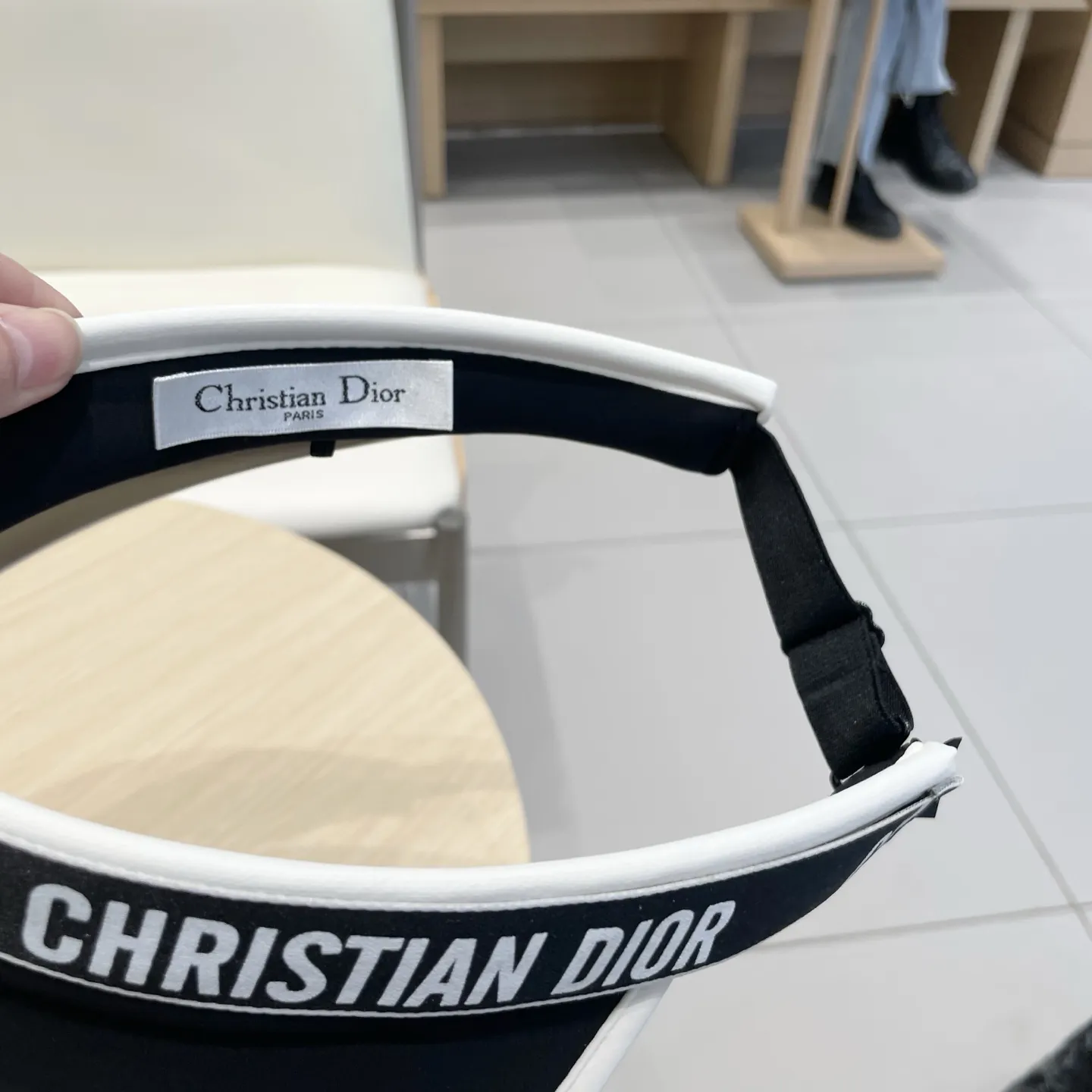 CHRISTIAN DIOR 2025新しい黒の大きなつばのサンハット - 画像 (5)