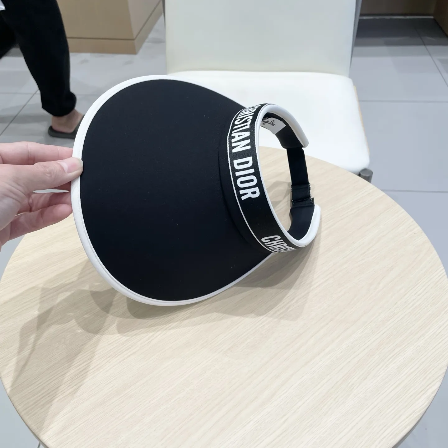 CHRISTIAN DIOR 2025新しい黒の大きなつばのサンハット - 画像 (8)