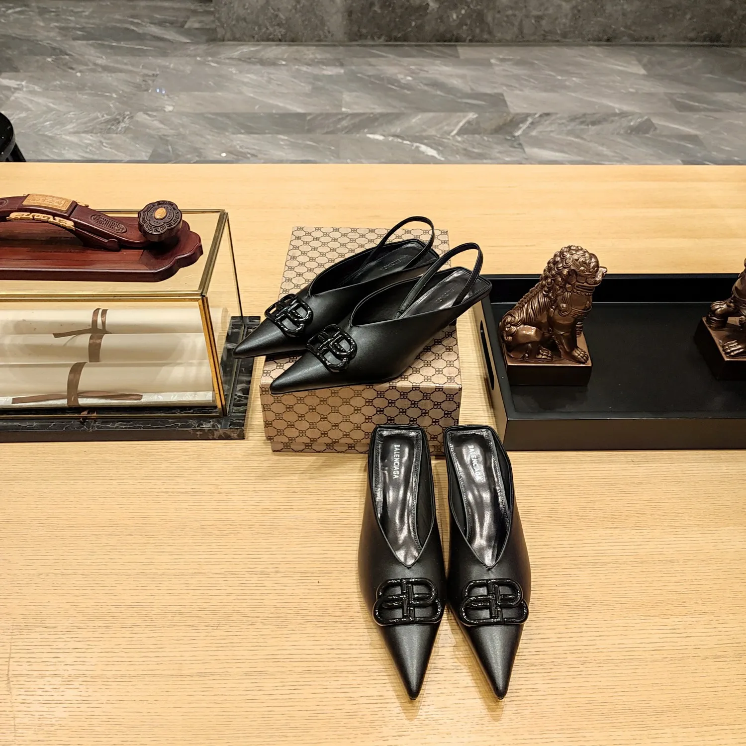 Balenciaga 黒 キトンヒールミュールスリッパ