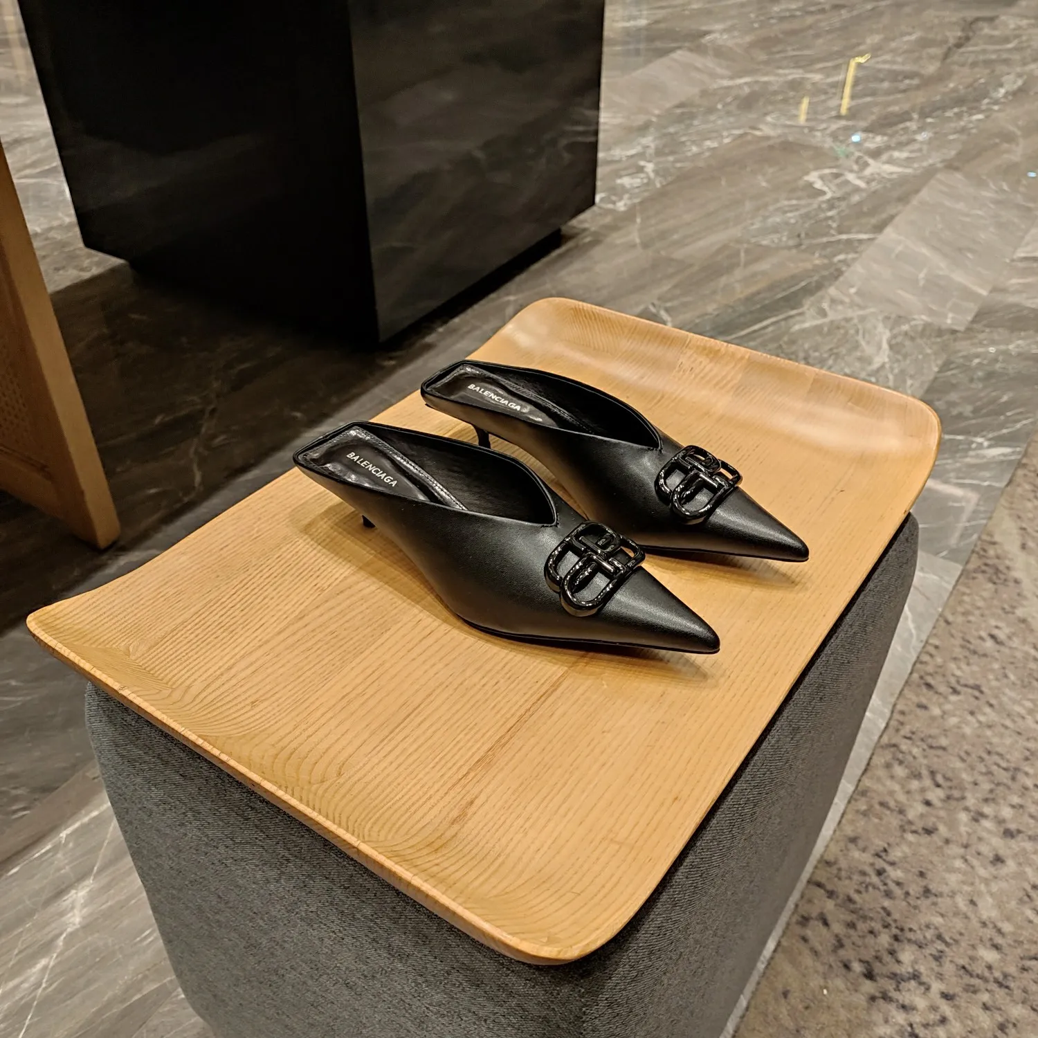 Balenciaga 黒 キトンヒールミュールスリッパ - 画像 (8)