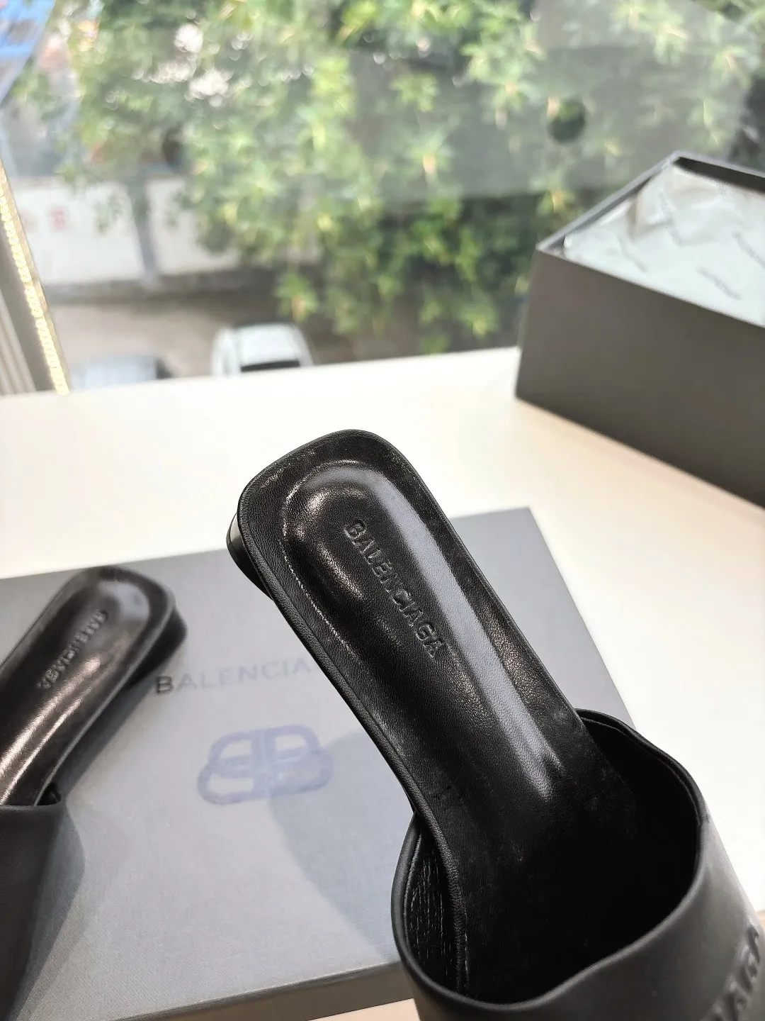 Balenciaga 黒 キトンヒールミュールスリッパ - 画像 (8)