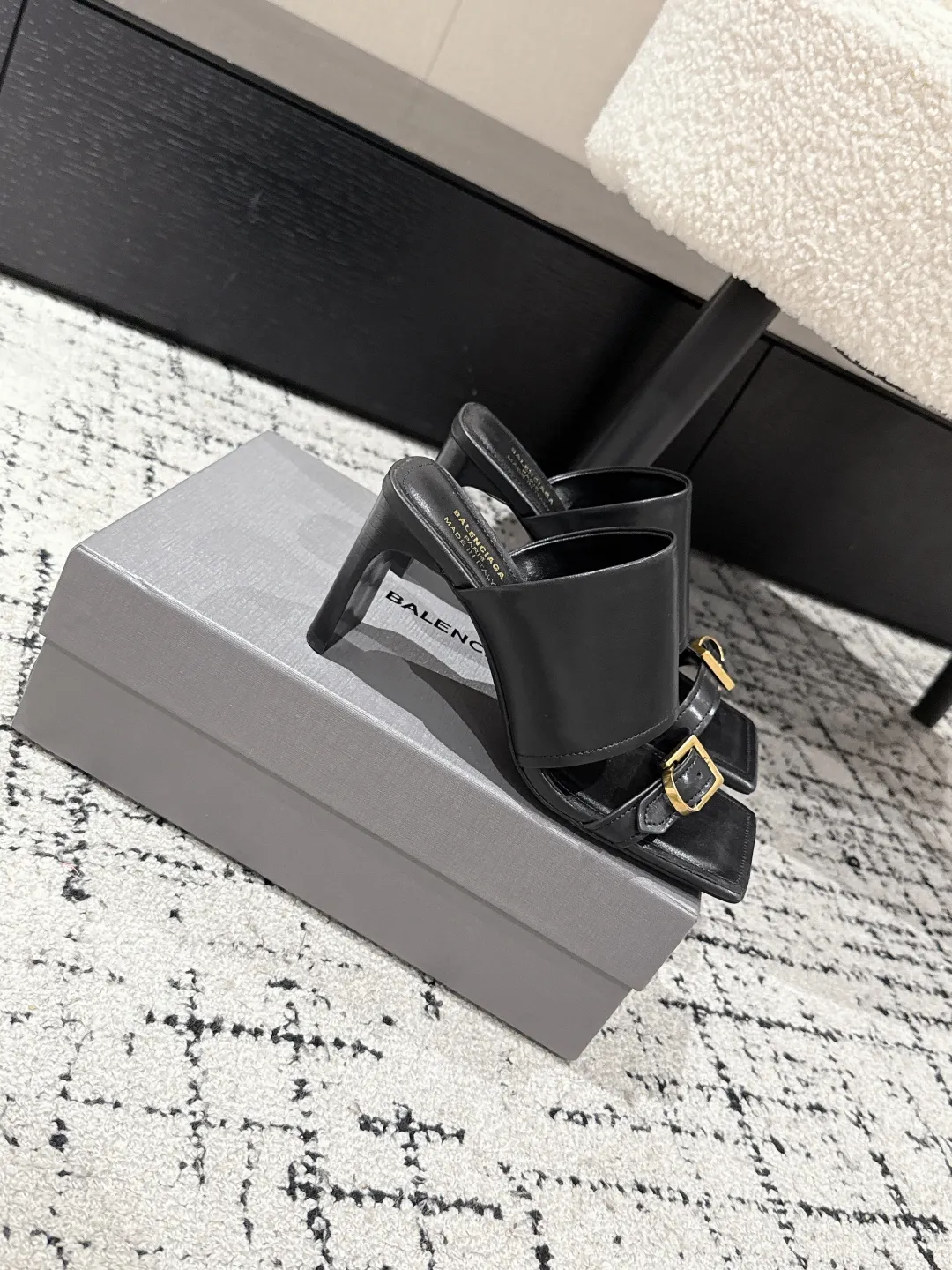 Balenciaga ハイヒール四角い頭ビーチサンダル ブラック - 画像 (3)