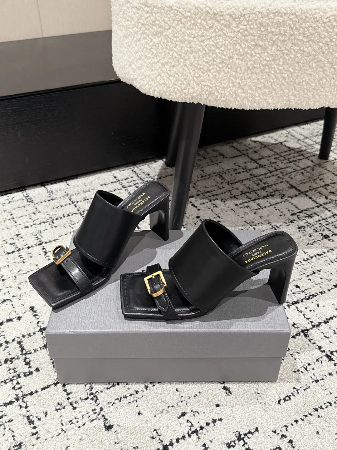 Balenciaga ハイヒール四角い頭ビーチサンダル ブラック - 画像 (4)