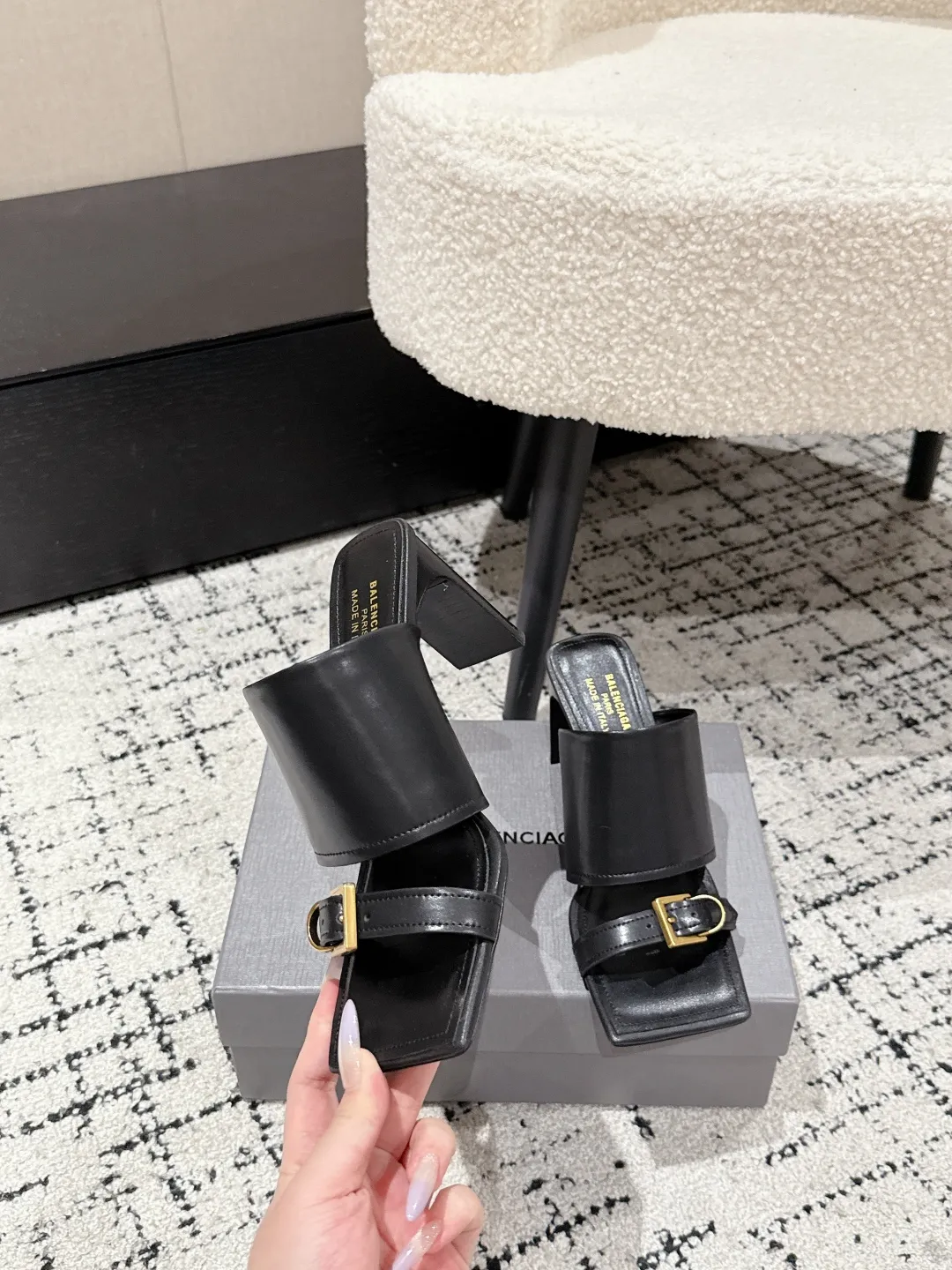 Balenciaga ハイヒール四角い頭ビーチサンダル ブラック - 画像 (5)