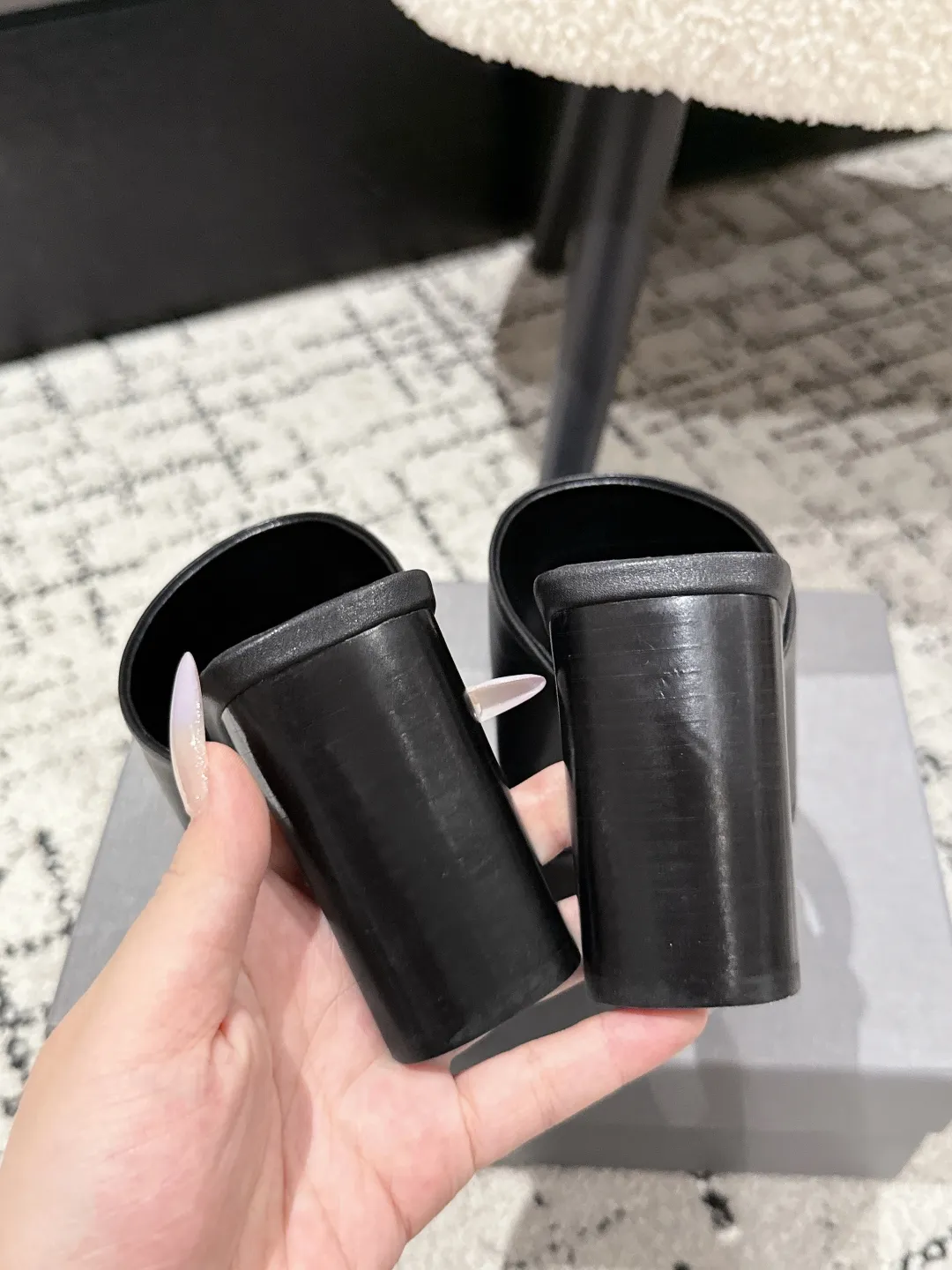 Balenciaga ハイヒール四角い頭ビーチサンダル ブラック - 画像 (8)