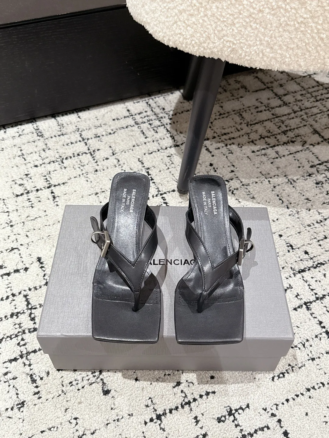 Balenciaga 黒 ハイヒール四角い頭ビーチサンダル